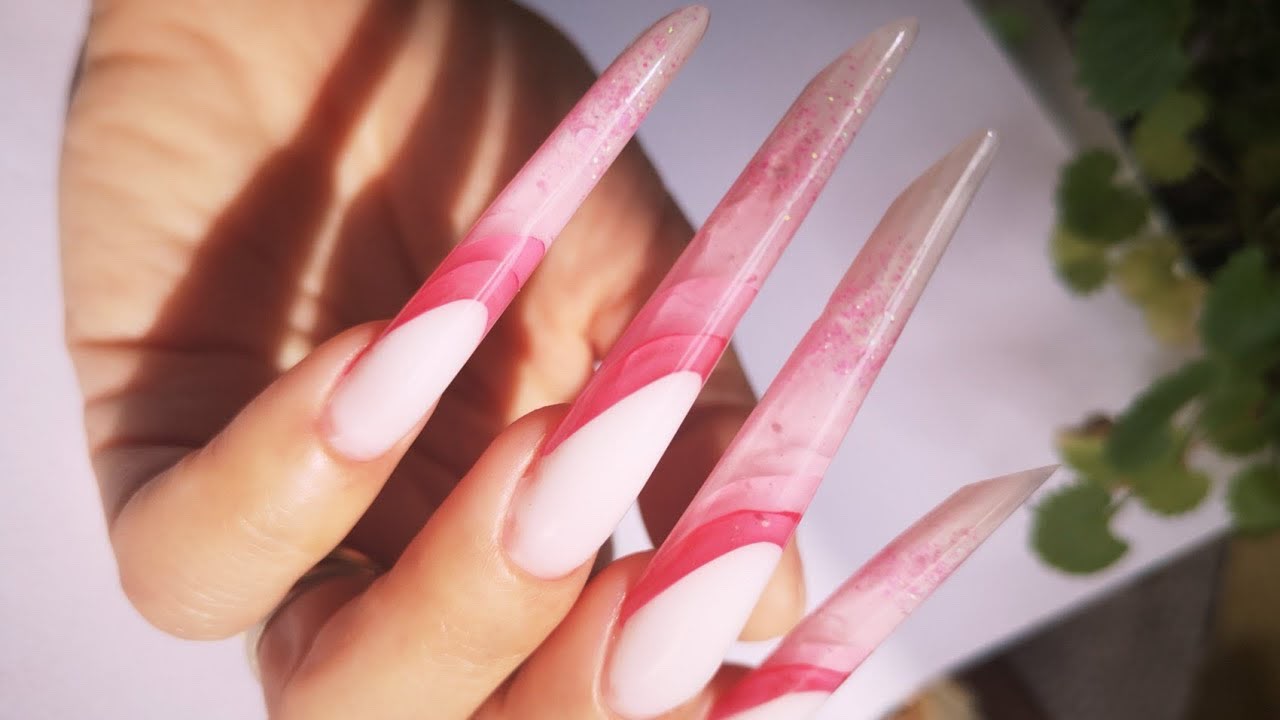 Lange Russian Almond negle med pink design